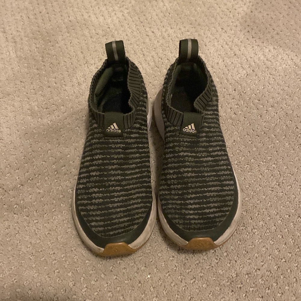 Adidas size 4 slip on shoe